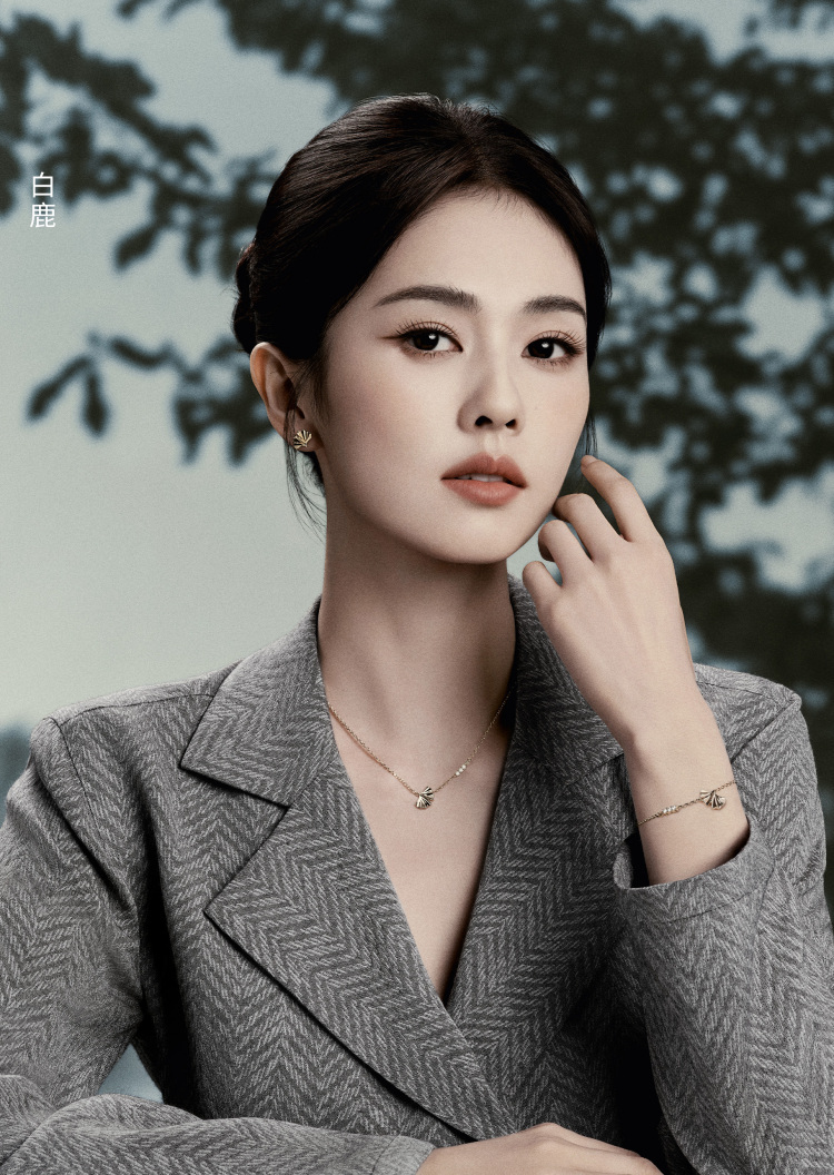 Emporio Armani 白鹿同款女士复古金色银杏嵌饰龙虾扣项链